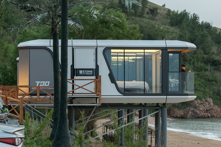 Using space capsule houses to make homestays, that could be a strange thing if you can’t make money!